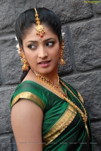 Haripriya Bridal Wear Saree