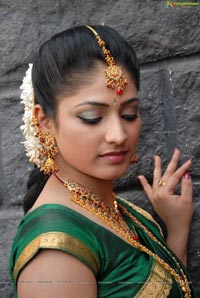 Haripriya Bridal Wear Saree