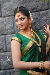 Haripriya Bridal Wear Saree