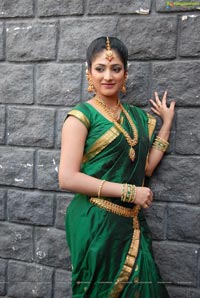 Haripriya Bridal Wear Saree