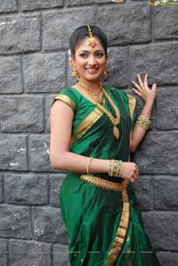 Haripriya Bridal Wear Saree