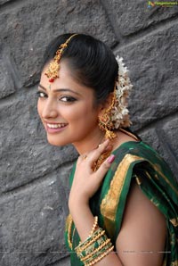 Haripriya Bridal Wear Saree