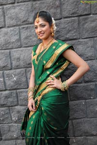 Haripriya Bridal Wear Saree