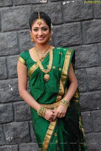 Haripriya Bridal Wear Saree