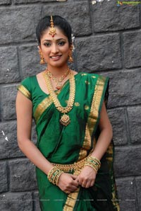 Haripriya Bridal Wear Saree