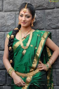 Haripriya Bridal Wear Saree