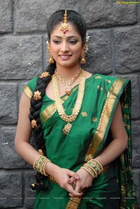 Haripriya Bridal Wear Saree