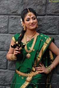 Haripriya Bridal Wear Saree