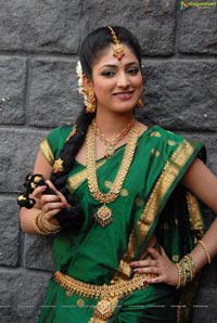 Haripriya Bridal Wear Saree