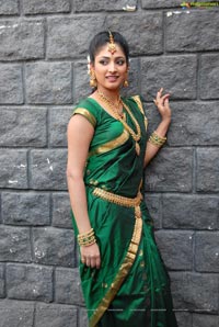 Haripriya Bridal Wear Saree