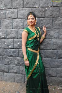 Haripriya Bridal Wear Saree