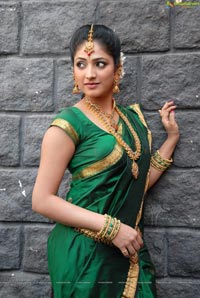 Haripriya Bridal Wear Saree