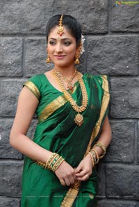 Haripriya Bridal Wear Saree