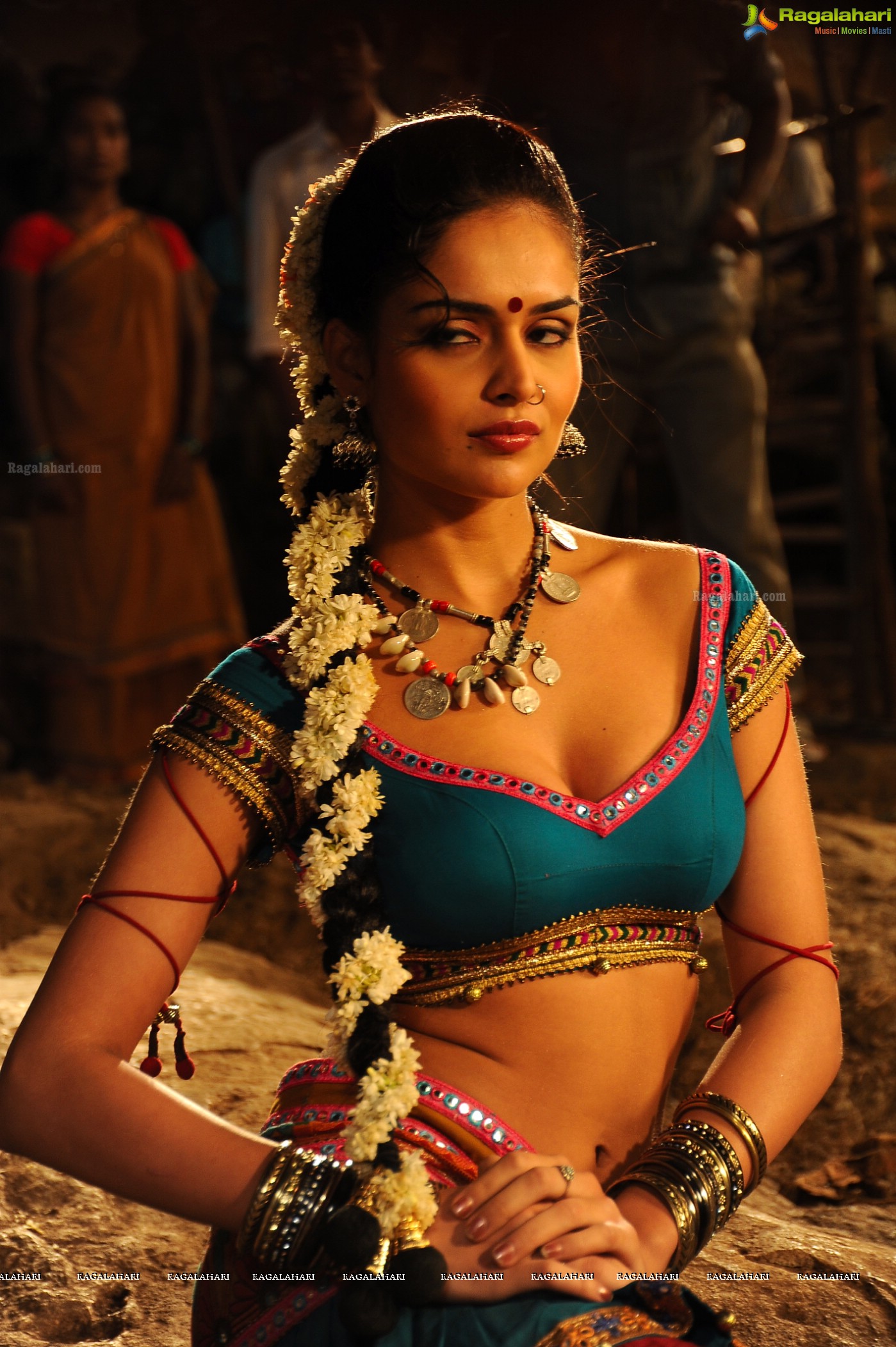 Nathalia Kaur (Posters)