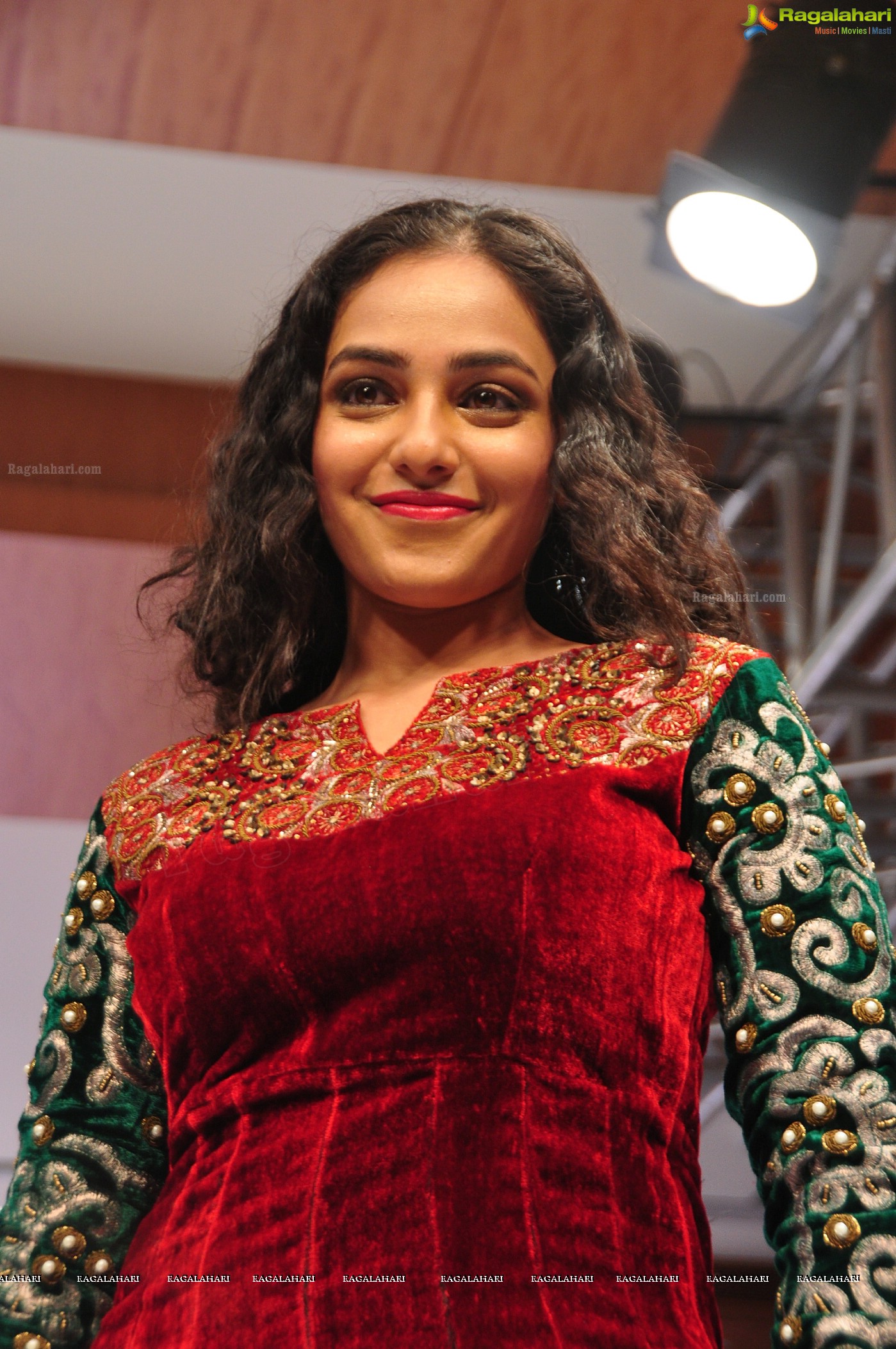 Nithya Menon burns the ramp at BPHIFW 2012 for Designer Ishita Singh, HD Gallery