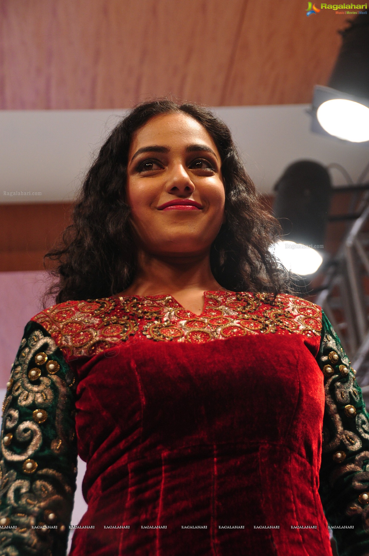 Nithya Menon burns the ramp at BPHIFW 2012 for Designer Ishita Singh, HD Gallery