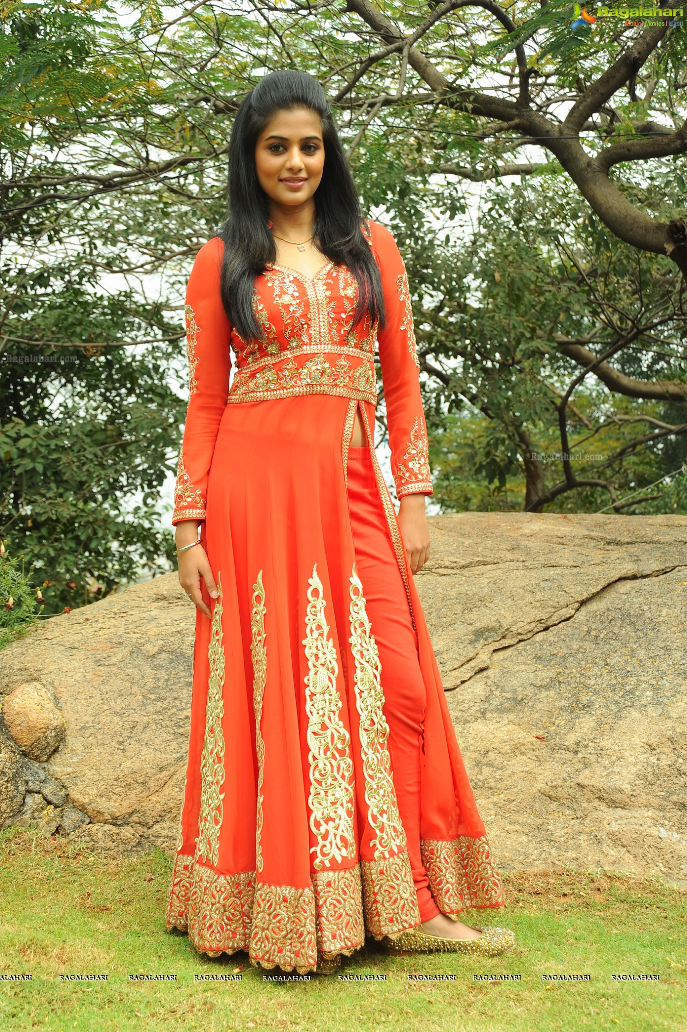 Priyamani at Anguleeka Muhurat, Gallery, Images