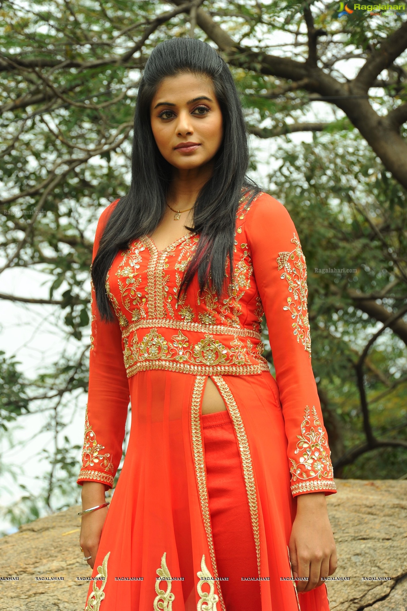 Priyamani at Anguleeka Muhurat, Gallery, Images