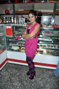 Madhavilatha in Hot Pink Dress