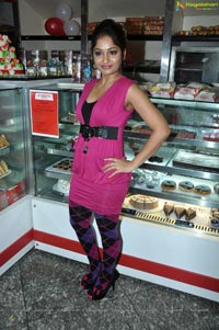Madhavilatha in Hot Pink Dress