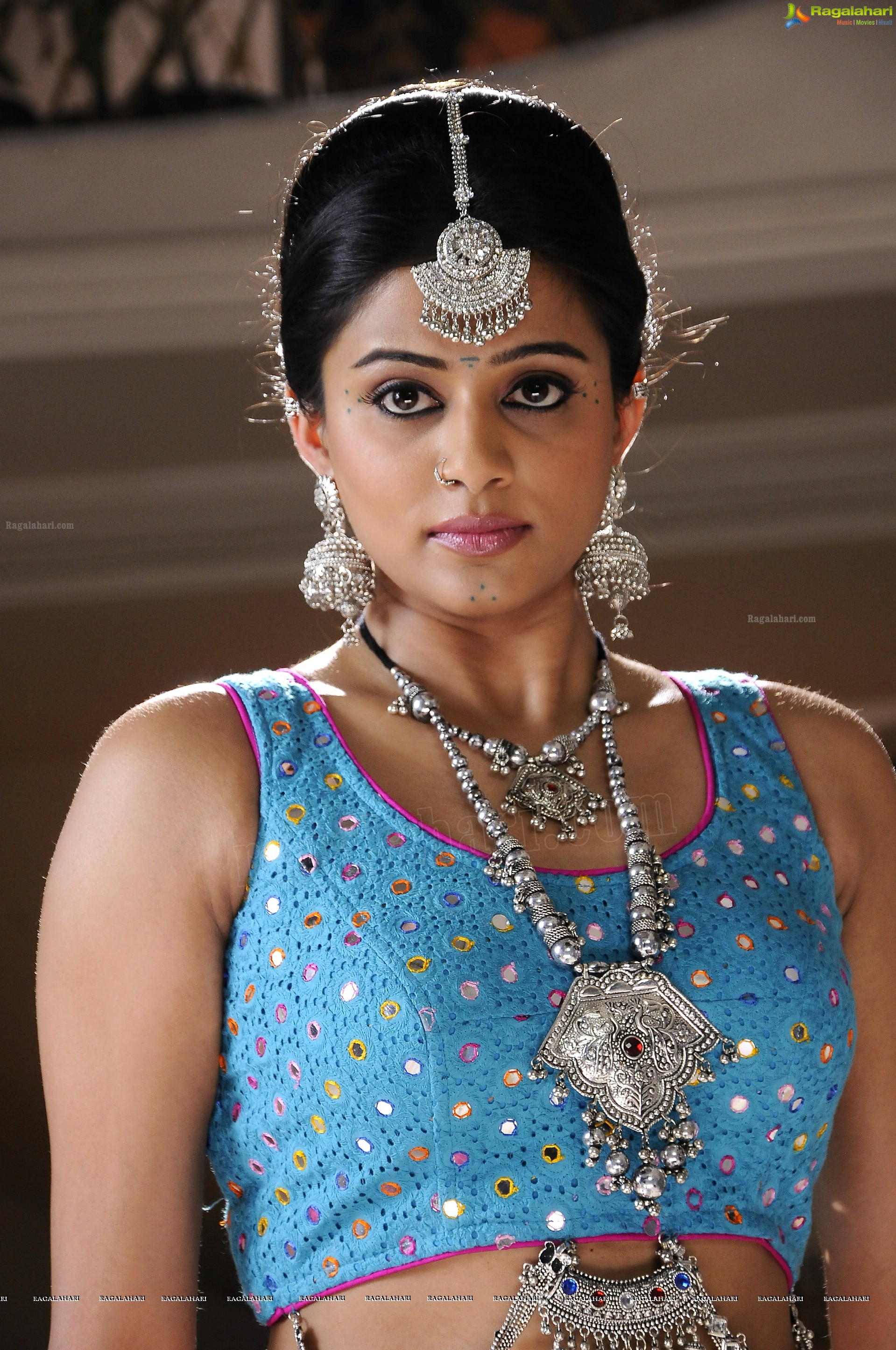 Priyamani in Chandee, Exclusive Hot Photos, HD Gallery