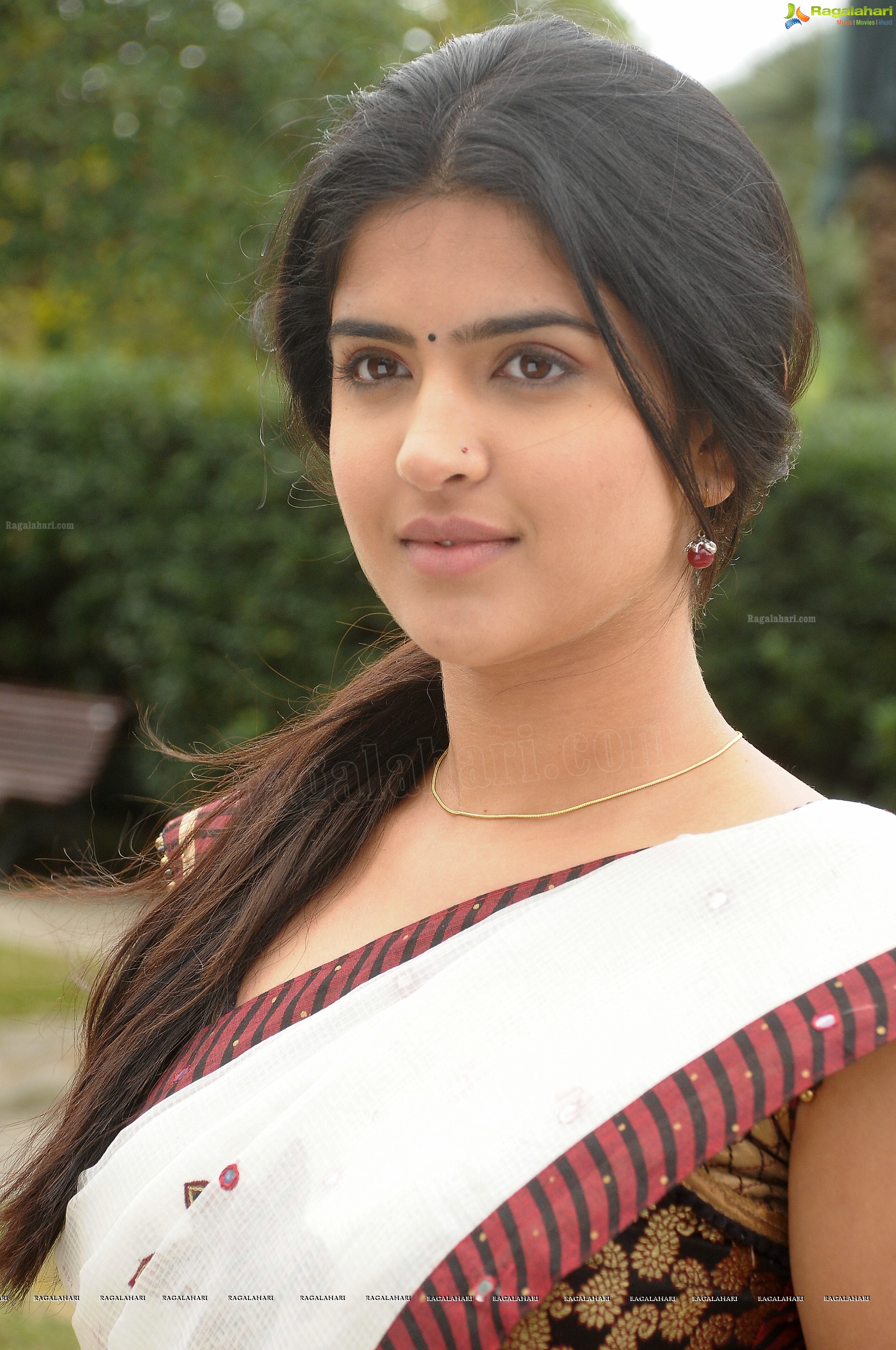 Deeksha Seth (High Definition)