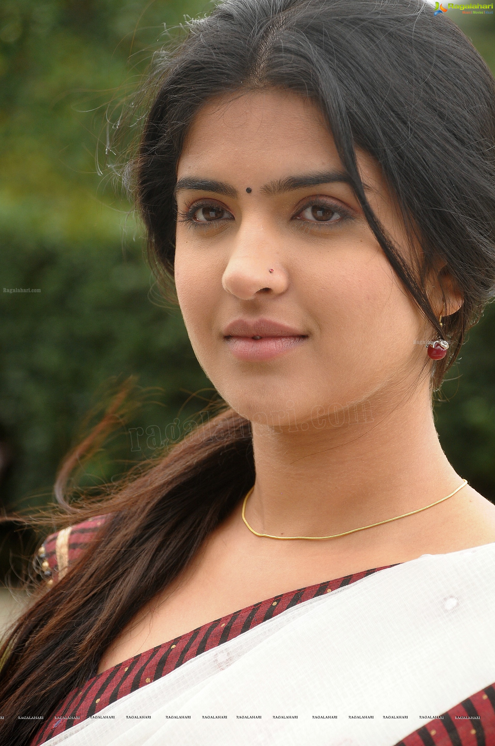 Deeksha Seth (High Definition)