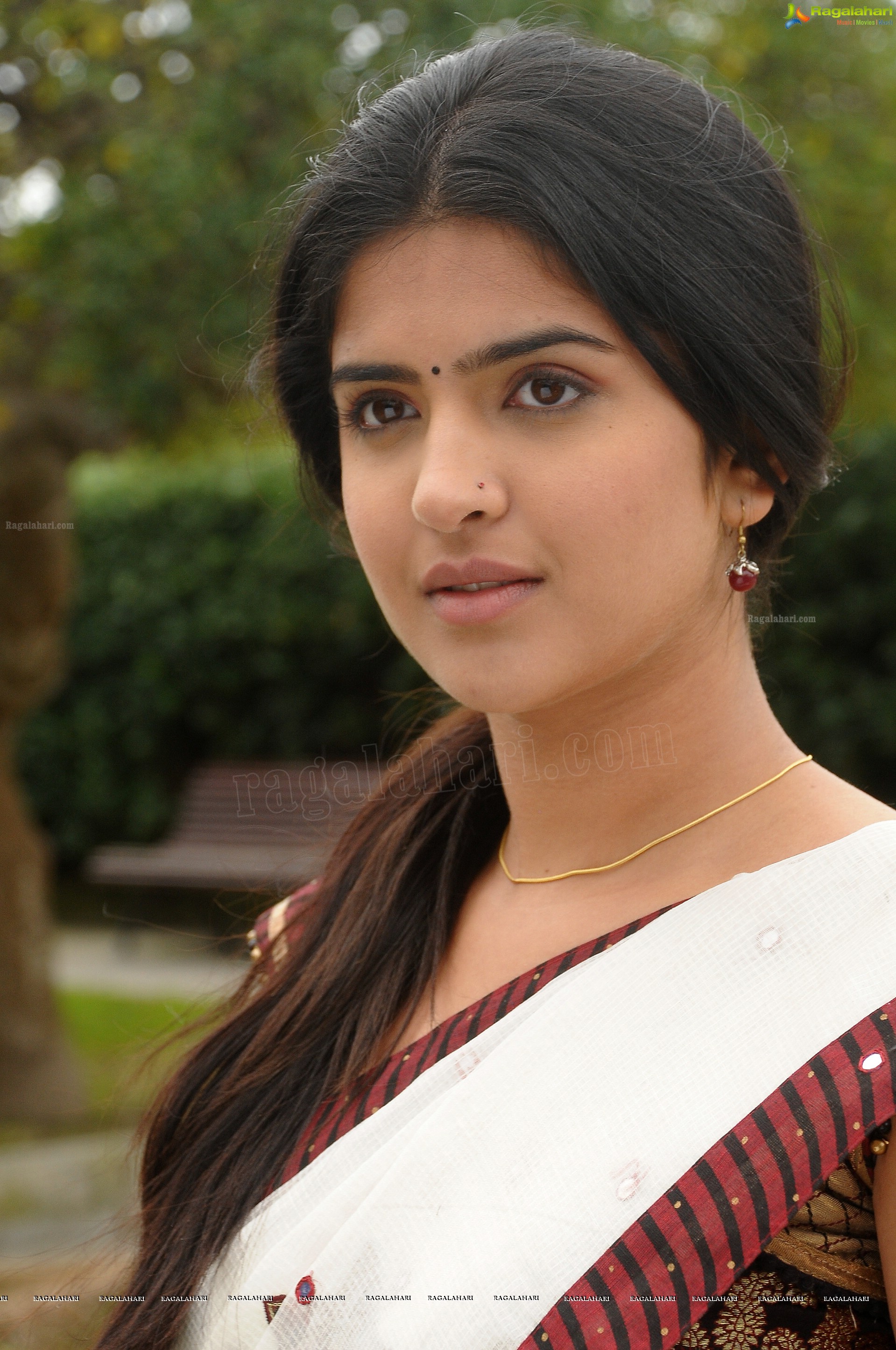 Deeksha Seth (High Definition)