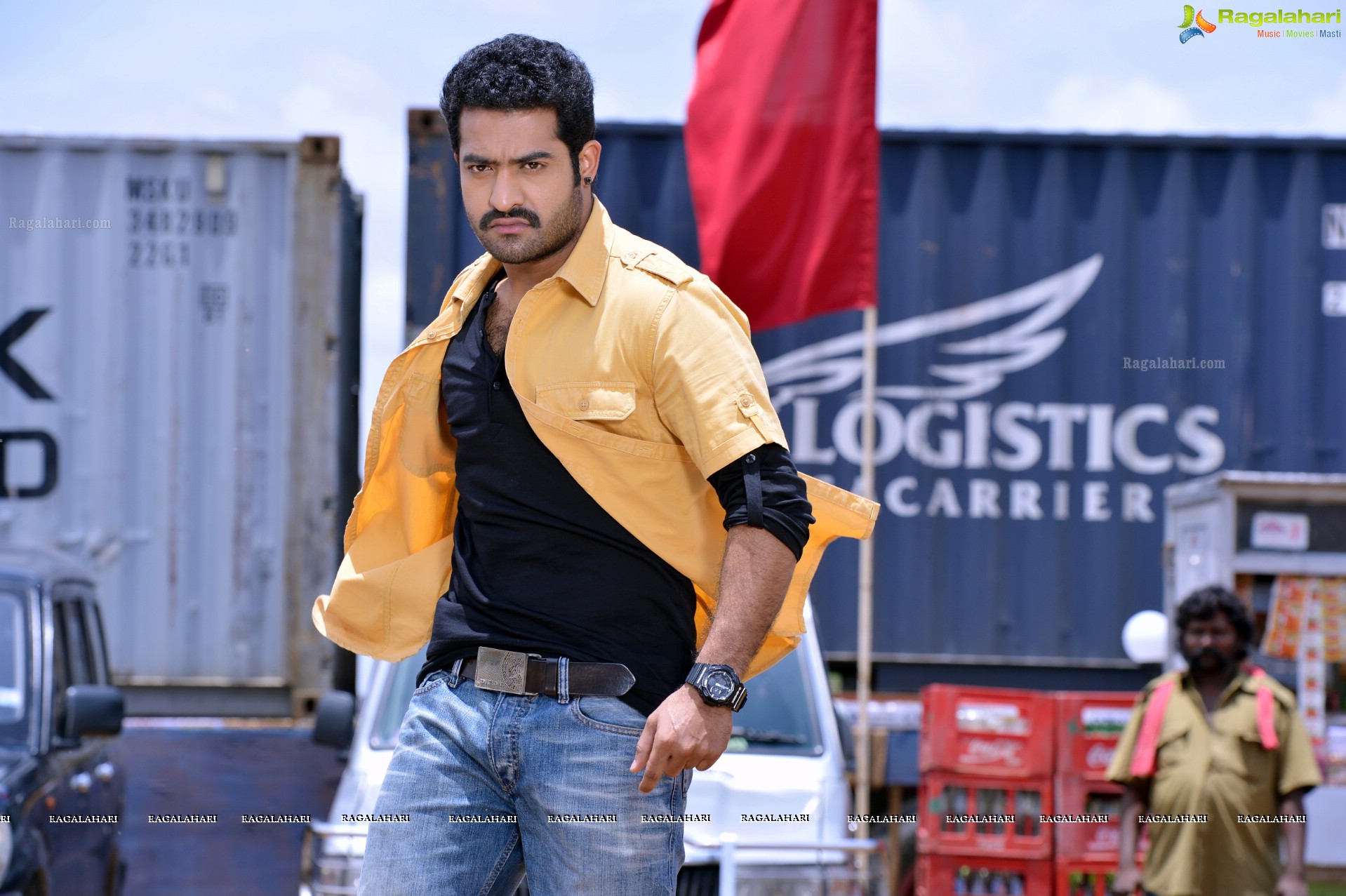 NTR Stills from Ramayya Vasthavayya, HD Gallery