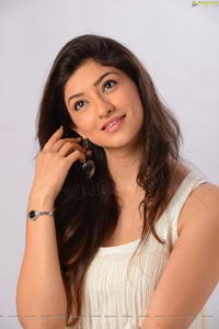 Model Tanvi Vyas HD Photos