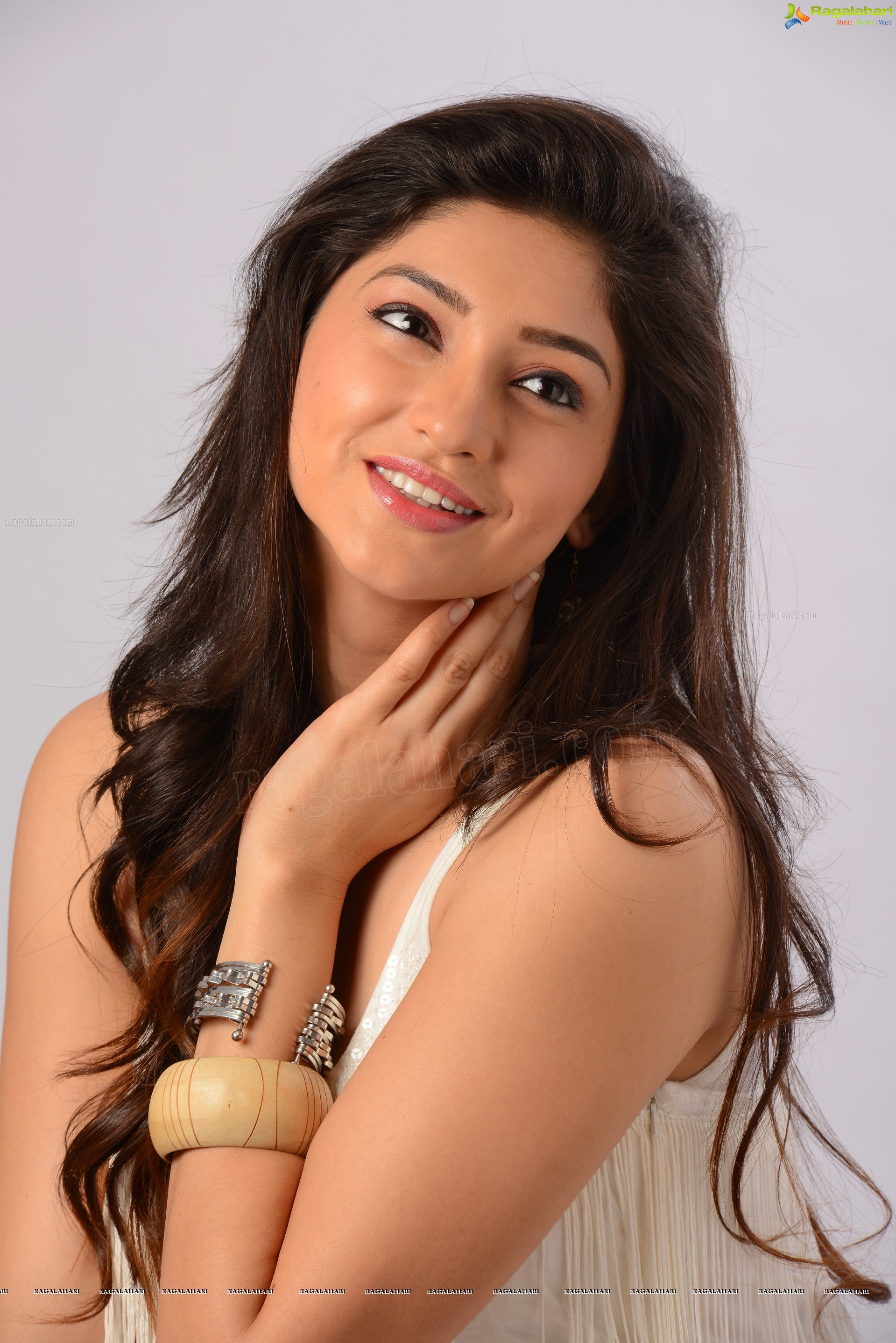 Tanvi Vyas (High Definition)