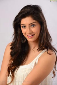 Model Tanvi Vyas HD Photos