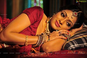 Udayabhanu as Madhumathi