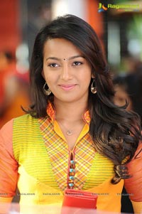 Bhimavaram Bullodu Heroine