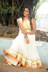 Kirrack Heroine Chandini Tamilarasan