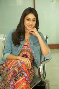 Regina Cassandra Photos