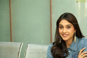 Regina Cassandra Photos