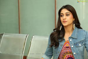 Regina Cassandra Photos