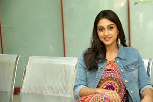 Regina Cassandra Photos