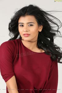 Kumari 21F Heroine Actress Hebah Patel