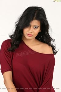 Kumari 21F Heroine Actress Hebah Patel