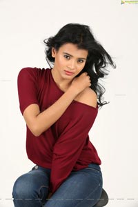 Kumari 21F Heroine Actress Hebah Patel