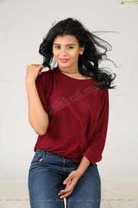 Kumari 21F Heroine Actress Hebah Patel