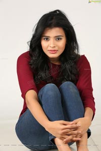 Kumari 21F Heroine Actress Hebah Patel