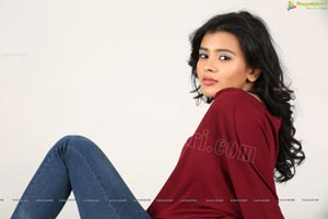 Kumari 21F Heroine Actress Hebah Patel