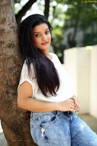 Janani Heroine Photos