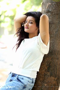 Janani Heroine Photos