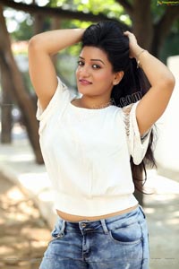 Janani Heroine Photos