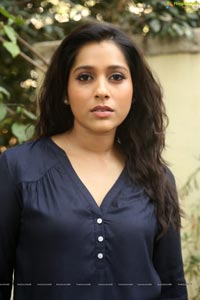 Rashmi Gautam in Mini Skirt